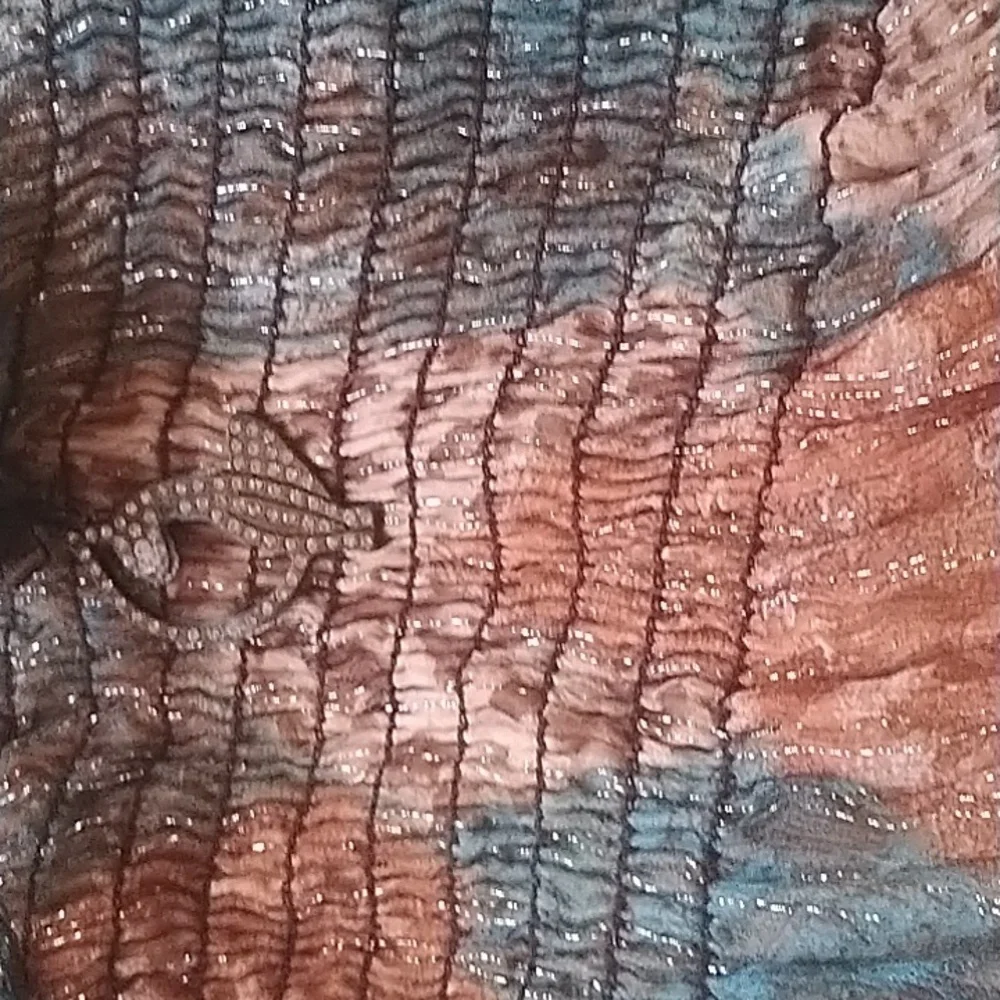 Top - Picture 3 of 4
